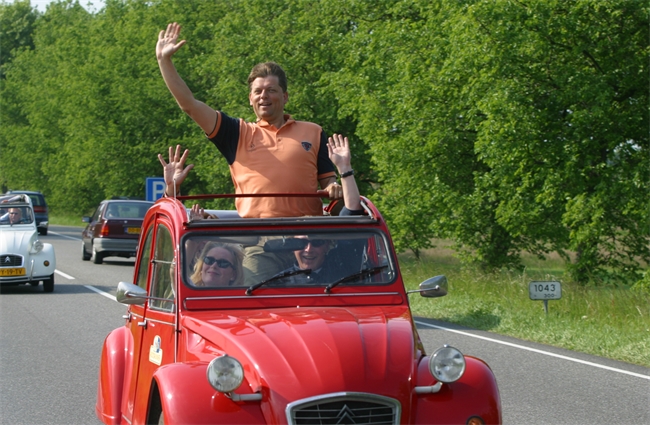 Oldtimer Cabrio Citroën 2CV huren bij Ducktrail